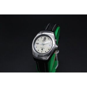 Seiko Kinetic 3M22-0D49 1997 Mens Watch Cream Dial on Black Sharkskin Strap